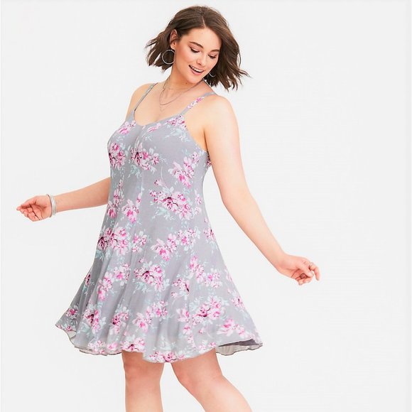 torrid Dresses & Skirts - NEW Torrid 14W/16W Gray Floral Swing DRESS Knit